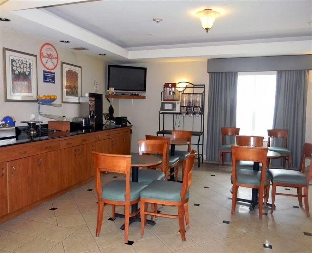 Homebridge Inn And Suites Бомонт Екстериор снимка
